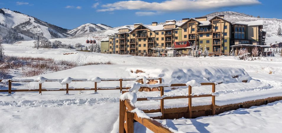 A snow covered Wyndham Vacation resort 